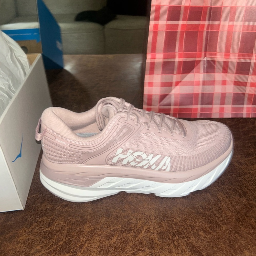 HOKA bondi 7
